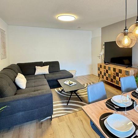 3 Zimmer Apartment, 90 Qm, Ruhig Und Zentrumsnah, Max 6 Pers, 15 Qm Balkon , Private Garage, Internet 1000 Mbit Sindelfingen Exterior foto