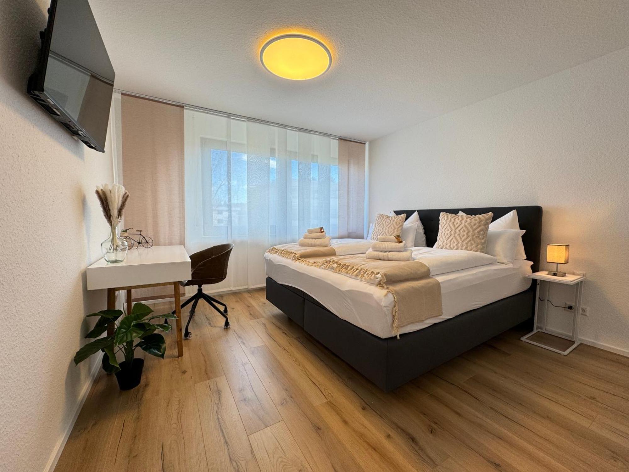 3 Zimmer Apartment, 90 Qm, Ruhig Und Zentrumsnah, Max 6 Pers, 15 Qm Balkon , Private Garage, Internet 1000 Mbit Sindelfingen Exterior foto