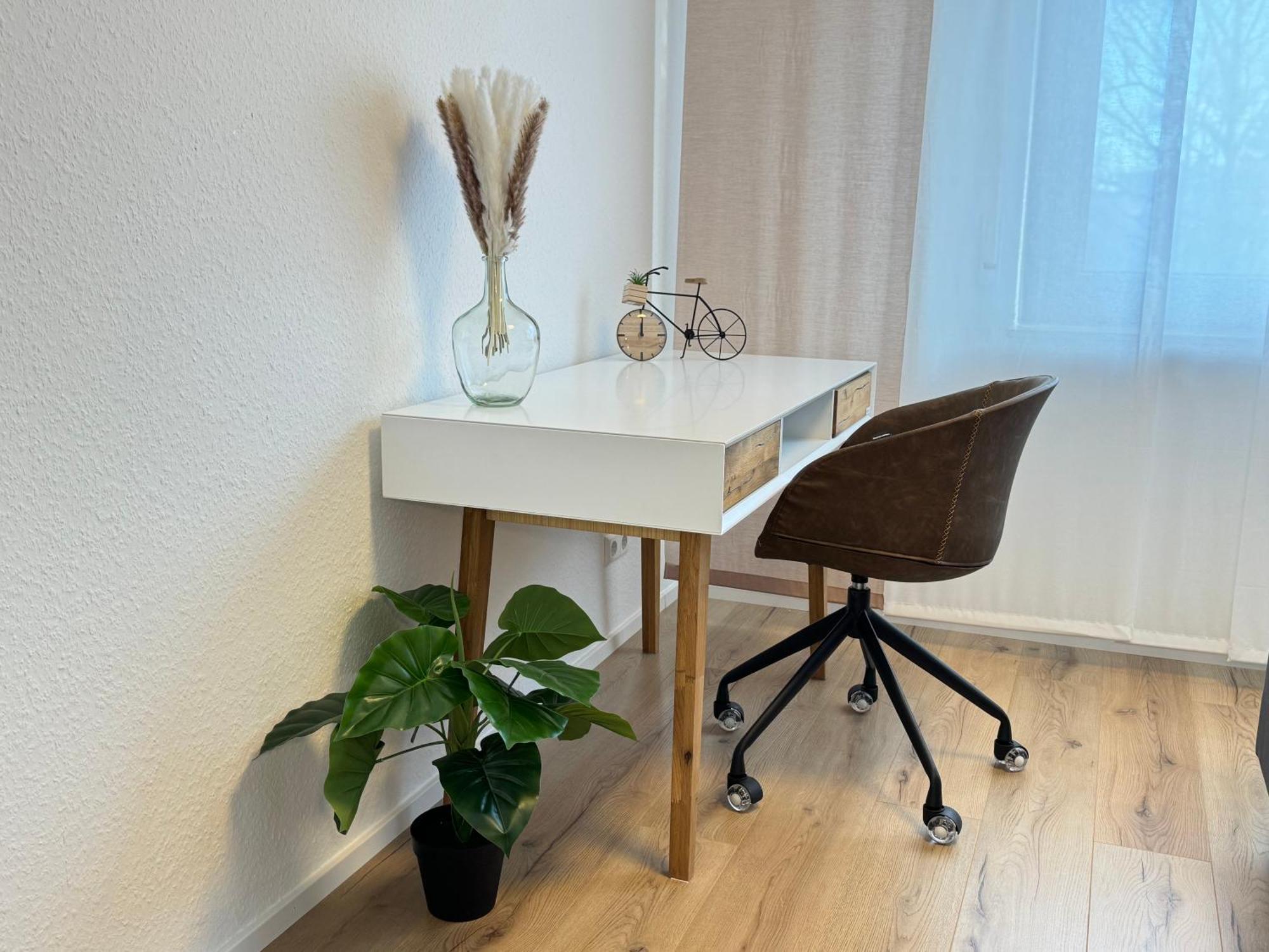 3 Zimmer Apartment, 90 Qm, Ruhig Und Zentrumsnah, Max 6 Pers, 15 Qm Balkon , Private Garage, Internet 1000 Mbit Sindelfingen Exterior foto